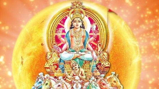 சூரியனின் பணத்தை சுருட்டி வீச காத்திருக்கிறார்.. துலாம் உட்பட எந்த 3 ராசிகளுக்கு பம்பர் ஜாக்பாட் பாருங்க! சூரியனின் பணத்தை சுருட்டி வீச காத்திருக்கிறார்.. துலாம் உட்பட எந்த 3 ராசிகளுக்கு பம்பர் ஜாக்பாட் பாருங்க!
