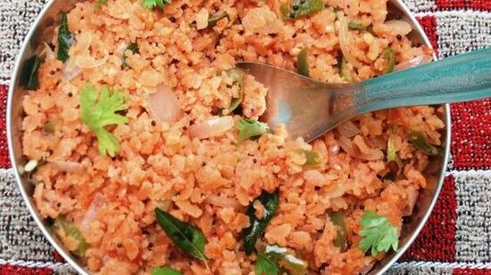 சுவையான தக்காளி மற்றும் பட்டாணி போஹா செய்யலாமா? ரொம்ப ஈஸி தான்.. ட்ரை பண்ணி பாருங்க! சுவையான தக்காளி மற்றும் பட்டாணி போஹா செய்யலாமா? ரொம்ப ஈஸி தான்.. ட்ரை பண்ணி பாருங்க!