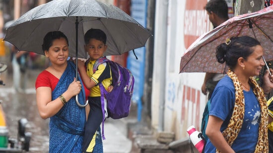 தனியார் வானிலை ஆர்வலர் பிரதீப் ஜான் கணிப்புப் படி, காவிரி நீர்பிடிப்பு பகுதிகளில் இன்று மழை பெய்ய வாய்ப்பு என கூறியுள்ளார். வால்பறை, நீலகிரி பகுதிகளில் கனமழை பெய்யும் என அவர் எச்சரிக்கை விடுத்துள்ளார்,&nbsp;