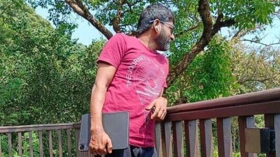 கோவை சிறையில் அடைக்கப்பட்டுள்ள தங்களை ஜாமீனில் விடுவிக்கக் கோரி நீதிமன்றத்தில் சவுக்கு சங்கர், ஃபெலிக்ஸ் ஜெரால்டு ஆகியோர் தனித்தனியாக மனுத்தாக்கல் செய்தனர்.