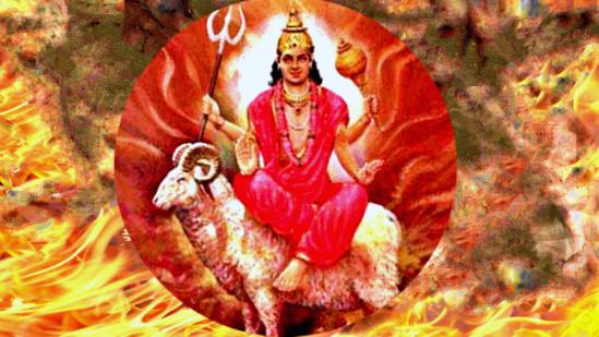 செவ்வாய் பகவான் மேஷம் மற்றும் விருச்சிக ராசிகளின் அதிபதியாக திகழ்ந்து வருகின்றார். தற்போது தனது சொந்தமான ராசியான மேஷ ராசியில் பயணம் செய்து வருகின்றார். இந்நிலையில் வருகின்ற ஜூலை மாதம் 12ஆம் தேதி அன்று ரிஷப ராசிக்கு செல்கிறார் இது சுக்கிர பகவானின் சொந்தமான ராசியாகும்.&nbsp;