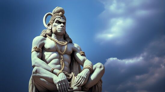 ஒருவரது ஜாதகத்தில் ஒவ்வொரு தெய்வத்தின் பலன்கள் வித்தியாசமாக இருக்கும். நாம் அளிக்கும் தெய்வீக உருவம் பெற்று கொள்பவர்களின் ஜாதகத்துடன் பொருந்தவில்லை என்றால், பிரச்னைகள் வரலாம்.&nbsp;
