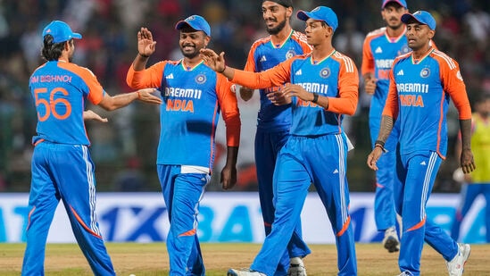 SL vs IND 3rd T20 Preview: இந்தியா-இலங்கை 3வது T20I போட்டியில் யார் வெற்றி பெறுவார்கள்?(PTI Photo/Kunal Patil) 