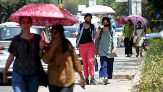 Delhi Weather Today: இன்றைய டெல்லி வானிலை: காற்றின் தரம் எப்படி? வானிலை முன்னறிவிப்பைச் சரிபார்க்கவும்