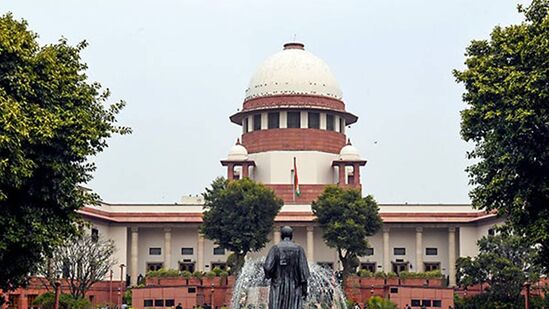 Supreme Court : பட்டியல் இனத்தில் மிகவும் பின் தங்கியவருக்கு உள்ஒதுக்கீடு வழங்கியது செல்லும் என்று உச்சநீதிமன்றம் தீர்ப்பளித்துள்ளது.