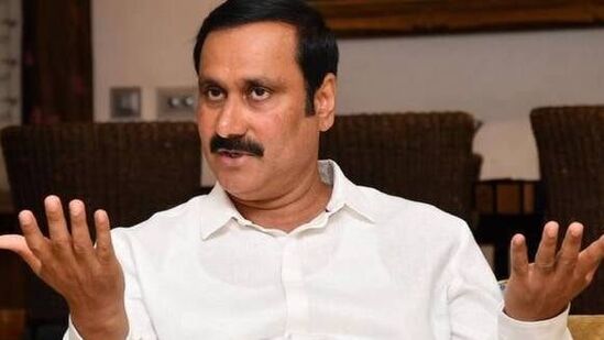 Anbumani : அனைவருக்கும் சமூகநீதி வழங்கப்படுகிறது; அனைவரின் உரிமைகளும் பாதுகாக்கப் படுகின்றன என்றெல்லாம் மூச்சுக்கு முன்னூறு முறை தம்பட்டம் அடித்துக் கொள்கிறது திமுக அரசு. ஆனால், ஒரு மாதத்திற்கும் மேலாக தொழிலாளர்களை கழிப்பறையில் தங்க வைத்திருக்கிறது திமுக அரசு என அன்புமணி தெரிவித்துள்ளார்.