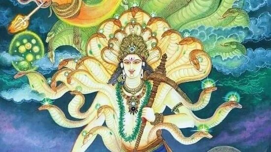 நாக பஞ்சமி சிரவண மாதத்தின் பிரகாசமான பதினைந்து நாட்களின் ஐந்தாவது நாளில் கொண்டாடப்படுகிறது. நாக பஞ்சமி திருவிழா பாம்புகளின் கடவுளான நாகராஜனுக்கு அர்ப்பணிக்கப்பட்டுள்ளது. சிரவண மாதத்தில் கொண்டாடப்படும் இந்த திருவிழாவில், பாம்புகளின் கடவுளான சிவபெருமானுடன் சேர்ந்து முழு சடங்குகளுடன் வணங்கப்படுகிறார். மகாபாரதம், நாரத புராணம் மற்றும் ஸ்கந்த புராணம் போன்ற நூல்கள் சர்ப்ப கடவுளான நாகராஜனை வழிபடும் முறையைக் குறிப்பிடுகின்றன. &nbsp;