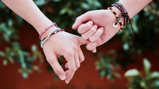 Friendship Day 2024: Gift friendship bands to your best friends. 