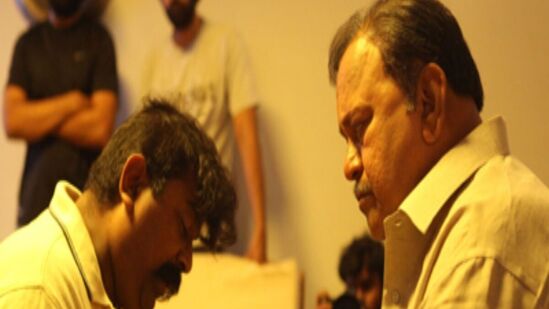 2 மணி நேரம் ஐஸ்ஸில் அமர்ந்த ராதா ரவி.. பிசாசு பட ரகசியத்தை சொன்ன இயக்குநர் மிஷ்கின்! 2 மணி நேரம் ஐஸ்ஸில் அமர்ந்த ராதா ரவி.. பிசாசு பட ரகசியத்தை சொன்ன இயக்குநர் மிஷ்கின்!