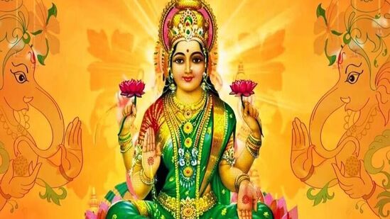 ஜாதகத்தின் ஒன்பதாவது, பத்து, பதினொன்றாம் மற்றும் இரண்டாம் வீட்டில் செவ்வாய்-சந்திரன் சேர்க்கை இருக்கும்போது, இந்த யோகம் மிகவும் நன்மை பயக்கும் என்று நம்பப்படுகிறது. இது செல்வம் அதிகரிக்கும் வாய்ப்புகளை உருவாக்குகிறது.