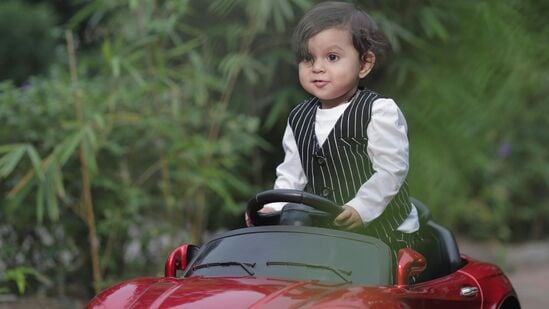 Boy Baby Names : மகன் பிறந்திருக்கிறாரா? வாழ்த்துக்கள்! உங்கள் வாழ்வின் அதிசயத்துக்கு அந்த அர்த்தத்திலே இதோ பெயர்கள்! Boy Baby Names : மகன் பிறந்திருக்கிறாரா? வாழ்த்துக்கள்! உங்கள் வாழ்வின் அதிசயத்துக்கு அந்த அர்த்தத்திலே இதோ பெயர்கள்!