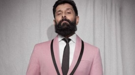 Chiyaan vikram: எனக்கு ரசிகர்கள் இல்லையா..? கடுப்பேற்றிய ரிப்போர்ட்டர்...சிவந்து போன விக்ரம்!&nbsp;விக்ரம் தங்கலான் படத்தை விளம்பரப்படுத்தும் போது, அவரிடம் திரைத்துறையில் அவரின் சமகால போட்டியாளர்களான அஜித்குமார், சூர்யா அளவுக்கு நீங்கள் பிரபலமாக இல்லையே என்று கேள்வி முன்வைக்கப்பட்டது. அதற்கு அவர் அளித்த பதில் இங்கே!&nbsp;&nbsp;&nbsp;&nbsp;