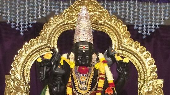 தொழில் தொடர்பான நல்ல செய்திகள் வந்து சேரும்.கும்பம்: 139 நாட்களில் சனி பகவான் கும்ப ராசிக்காரர்களின் அதிர்ஷ்டத்தை பிரகாசமாக்குவார். இந்த நேரத்தில் நீங்கள் ஒவ்வொரு பணியிலும் குறிப்பிடத்தக்க வெற்றியைப் பெறுவீர்கள். திருமண வாழ்க்கையில் மகிழ்ச்சி இருக்கும்.&nbsp;