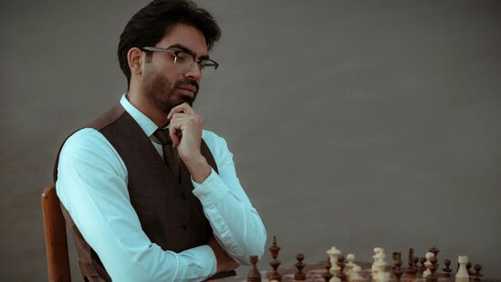 தயக்கத்தினால் பெரும்பாலும் முடிவு எடுப்பதில் தாமதம் ஏற்படுகிறது. சிறிய முடிவுகளை நம்பிக்கையுடன் எடுங்கள். அது உங்களது பெரிய முடிவு எடுக்கும் திறனை வளர்க்கும்