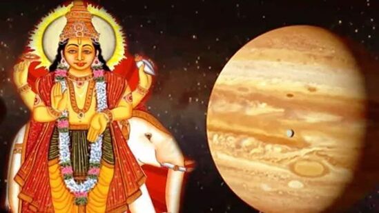 மிருகசீரக நட்சத்திரத்தில் குரு சஞ்சாரம் சஞ்சரிப்பதால் ரிஷப ராசிக்காரர்களுக்கு பிரச்சினைகள் அதிகரிக்கும். வரப்போகும் ஆண்டில் நீங்கள் நிதி சிக்கல்களை சந்திக்க நேரிடும். அலுவலகத்தில் உள்ள மூத்த அதிகாரிகள் உங்கள் வேலையில் மகிழ்ச்சியற்றவர்களாக இருக்கலாம். வரப்போகும் ஆண்டில் உங்களுக்கு மன அழுத்தம் ஏற்படலாம். வரப்போகும் ஆண்டில் கடினமாக உழைத்தாலும் வெற்றியை அடைவதில் சிரமங்களை சந்திக்க நேரிடும்.