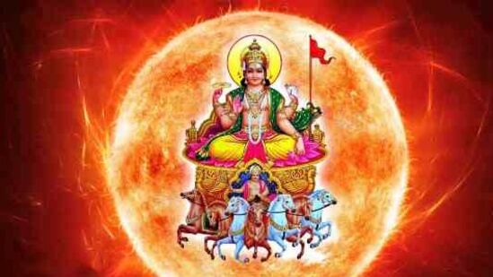அந்த வகையில் சூரிய பகவான் சனிபகவானின் பூச நட்சத்திரத்திற்கு செல்கின்ற காரணத்தினால் ஒரு சில ராசிகள் அதிர்ஷ்டத்தை பெறுகின்றனர். அது எந்தெந்த ராசிகள் என்பது குறித்து இங்கு காணலாம்.&nbsp;