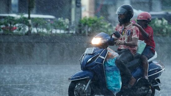 Weather Update : உஷார் மக்களே.. கன்னியாகுமரி, தென்காசி, திருநெல்வேலி மாவட்டங்களில் மிக கனமழை கொட்டுமாம்!