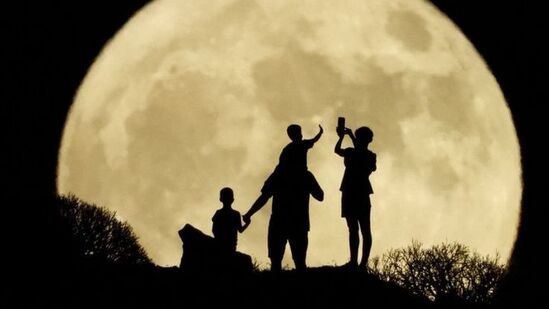 Supermoon blue moon: இந்த ஆண்டின் முதல் சூப்பர் மூன்..! இந்தியாவில் தெரியுமா? முழு தகவல்