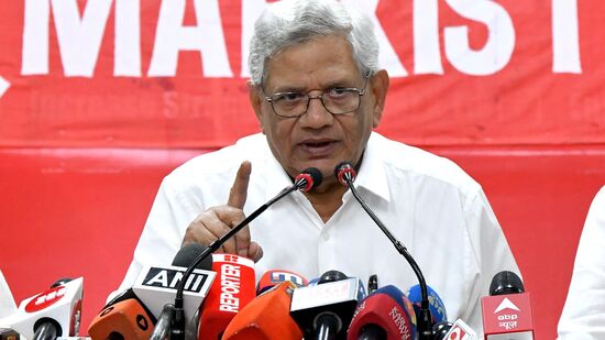 Sitaram Yechury Hospitalized: மார்க்சிஸ்ட் கம்யூனிஸ்ட் கட்சியின் சீதாராம் யெச்சூரி மருத்துவமனையில் அனுமதி