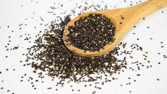 Chia Seed Benefits : உடல் எடை குறைக்க.. கொழுப்பைக் குறைக்க சியா விதைகளை சாப்பிடுங்கள்.. இதன் அற்புதமான நன்மைகள் இதோ! Chia Seed Benefits : உடல் எடை குறைக்க.. கொழுப்பைக் குறைக்க சியா விதைகளை சாப்பிடுங்கள்.. இதன் அற்புதமான நன்மைகள் இதோ!