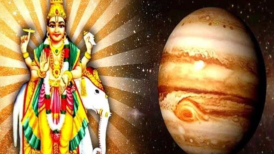 குரு பகவான் தற்போது சுக்கிர ராசியில் அமர்ந்துள்ளார். குருவின் இந்த பெயர்ச்சி அனைத்து ராசிகளின் வாழ்க்கையையும் பாதிக்கும். இந்த நேரத்தில், வியாழன் வளர்ந்து வரும் நிலையில் நகர்ந்து வருகிறது. குரு பகவான் ஆண்டு முழுவதும் உதய நிலையில் நகர்கிறார்.&nbsp;