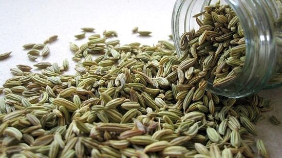 Fennel Seeds Benefits : உங்கள் சருமம் பளபளக்க.. இரத்த அழுத்தத்தைக் கட்டுப்படுத்த தினமும் பெருஞ்சீரகம் சாப்பிடுங்கள்!