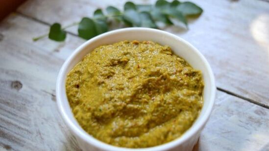 Curry Leaves Gravy : கறிவேப்பிலையை தாளிப்பில் சேர்த்து தூக்கியெறியவேண்டாம்; இதுபோல் செய்யுங்கள், முழு பலன் உறுதி!