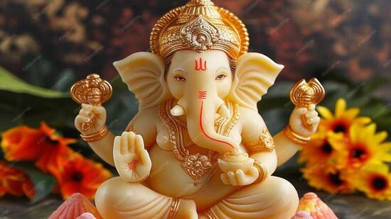 Vinayagar Chaturthi 2024: விநாயகர் சிலையை வாஸ்து படி சரியான திசையில், சரியான இடத்தில் வைப்பதால் அதன் பலன் பல மடங்காக அதிகரிக்கும். இந்த பதிவில் உங்கள் வீட்டில் எந்த இடத்தில் விநாயகப் பெருமானை வைத்து வழிபடலாம் என்பதை வாஸ்து குறிப்புகளின் அடிப்படையில் தெரிந்து கொள்வோம்.