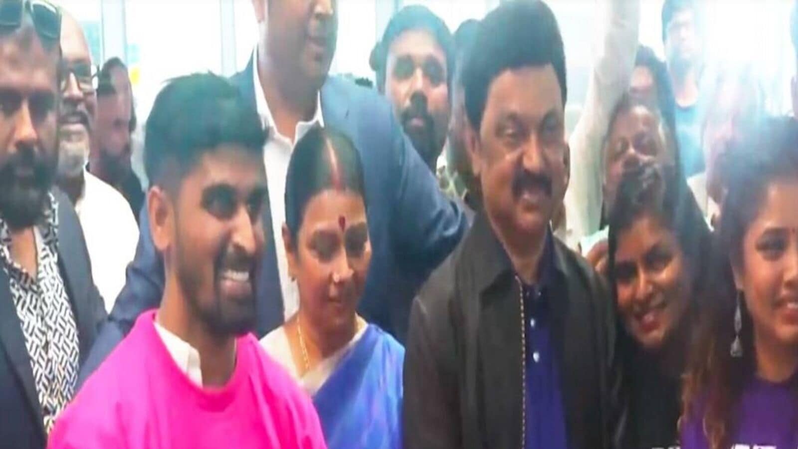 MK Stalin: அமெரிக்காவில் இறங்கிய முதல்வர்.. இன்ப அதிர்ச்சி கொடுத்த பிரபல நடிகர்!