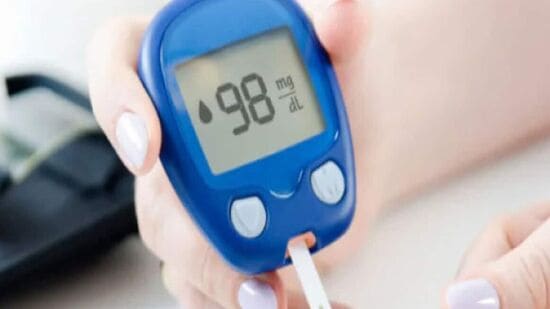 Diabetes Tips: காலையில் ரத்தத்தில் சர்க்கரை அளவு திடீரென குறைந்து வருவதை எப்படி கண்டறிவது? என்ன செய்ய வேண்டும்! Diabetes Tips: காலையில் ரத்தத்தில் சர்க்கரை அளவு திடீரென குறைந்து வருவதை எப்படி கண்டறிவது? என்ன செய்ய வேண்டும்!