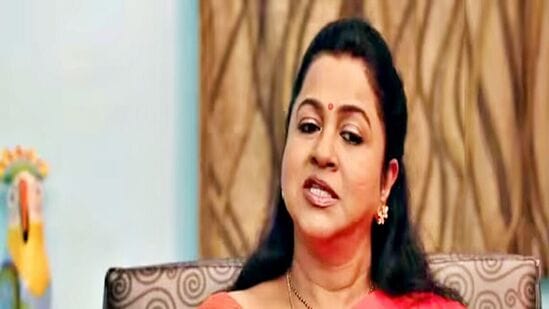 Radhika SarathKumar: கேரவனில் ரகசிய கேமரா.. விஷால் செருப்பால் அடிக்க வேண்டும் - ராதிகா கிளப்பிய பகீர்