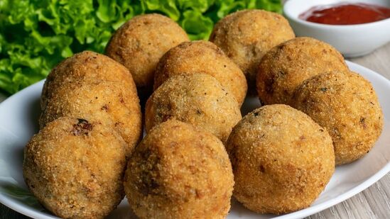 Egg Cutlet : வாவ் சூப்பர் என குழந்தைகள் குதூகலிக்கும் ஸ்னாக்ஸ், முட்டை கட்லெட் அதை எப்படி செய்வது என்று தெரியுமா?