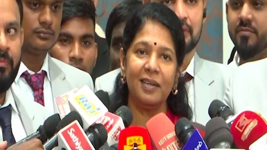 Kanimozhi: "எங்களுக்கு யாரும் பாடம் எடுக்க வேண்டாம்" - ஆளுநருக்கு பதிலடி கொடுத்த கனிமொழி