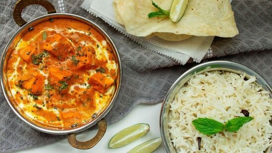 Cooker Paneer Butter Masala : குக்கரில் 2 விசில் போதும் சட்டுன்னு தயார் பண்ணிடலாம் பன்னீர் பட்டர் மசாலா! Cooker Paneer Butter Masala : குக்கரில் 2 விசில் போதும் சட்டுன்னு தயார் பண்ணிடலாம் பன்னீர் பட்டர் மசாலா!