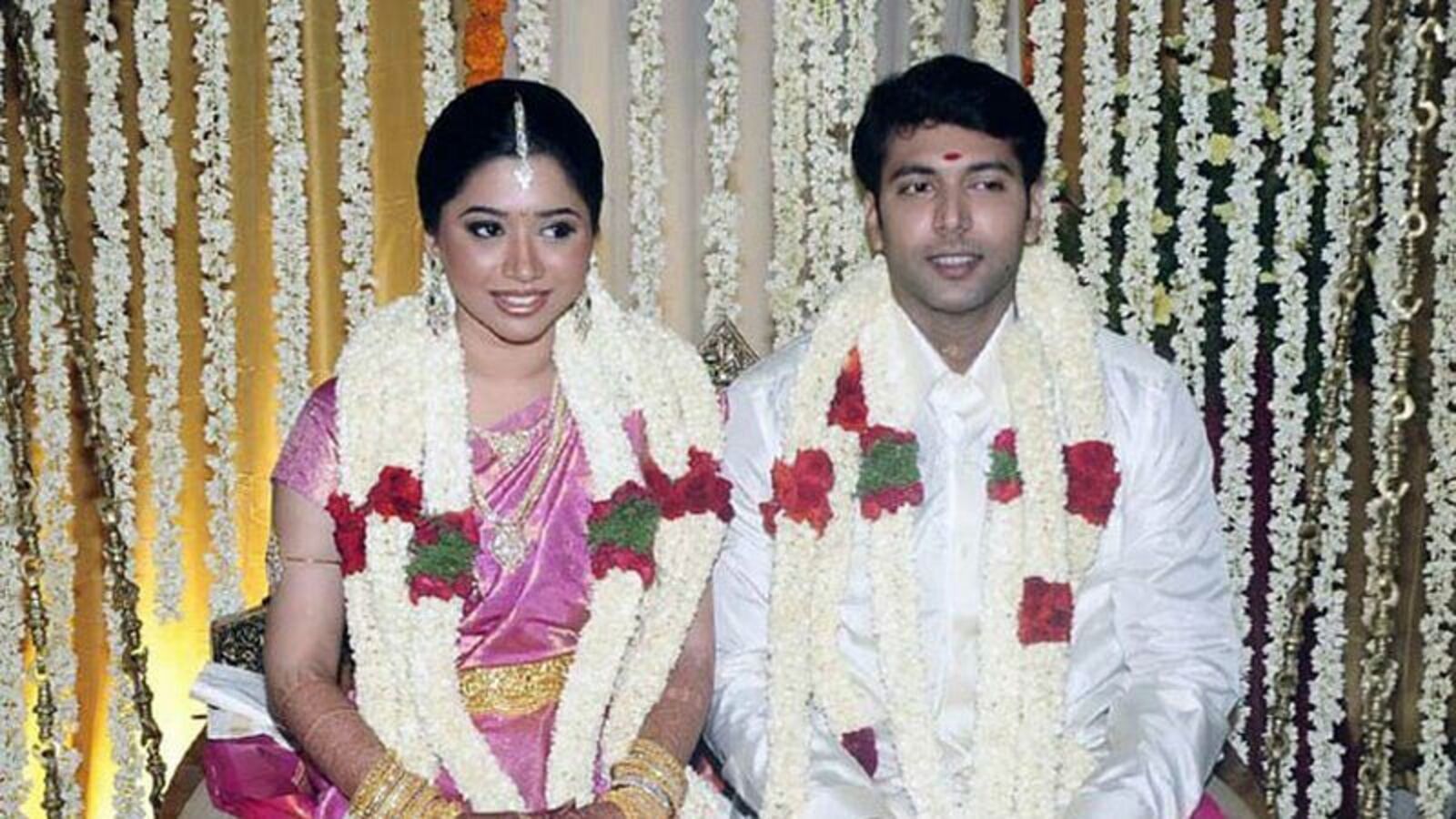 கல்யாணம் பண்ணிட்டு ராணி மாதிரி வெச்சுக்குறேன்னு சொன்னாரு.. அம்மாகிட்ட பேசினால் கூட பொசசிவ்.. ஆர்த்தி சொல்வது என்ன?