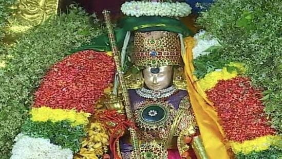 Today Pooja Time: புதன்கிழமை வழிபாட்டின் விஷேசம்.. இன்று பூஜைக்கு உகந்த நேரம் மற்றும் வழிபாட்டின் பயன்கள் இதோ!