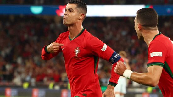 Ronaldo Makes History: சமூக வலைதளங்களில் 100 கோடி ஃபாலோயர்ஸ்.. புதிய சாதனை படைத்த ரொனால்டோ