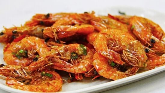 Chettinadu Prawn Masala : செட்டிநாடு இறால் மசாலா செய்முறை இங்கு கொடுக்கப்பட்டுள்ளது. குழந்தைகள் முதல் பெரியவர்கள் வரை உச்சுக்கொட்ட வைக்கும் சுவையில் செய்வது எப்படி என்று பாருங்கள்.