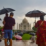 Taj Mahal : உலக அதிசயங்களில் ஒன்றான தாஜ் மஹாலின் பிரதான குவிமாடத்தில் தண்ணீர் கசிவு .. வீடியோ வைரல்!