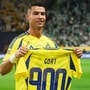 Cristiano Ronaldo: 900 கோல்கள் மைல்கள் சாதனை..ரொனால்டோவுக்கு கோட் என பிரிண்ட் செய்த ஜெர்சி பரிசு