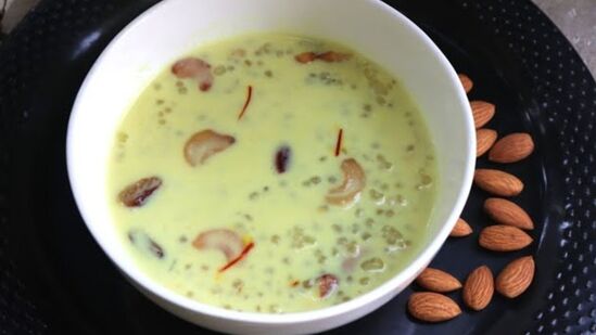 Badam Pisin Custard : பாதாம் பிசின் கஸ்டட்! அரிசி, பால், தேங்காய் இருந்தால் போதும்! சூப்பர் சுவையில் செய்து அசத்தலாம்!