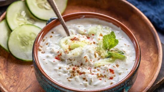 Cucumber Raita : பித்ரு பக்ஷ அன்று வெள்ளரி ரைத்தாவை இப்படி செய்யுங்கள்.. செம டேஸ்டா இருக்கும்..ட்ரை பண்ணி பாருங்க!