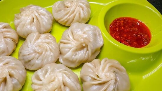 Veg Momos : வெஜ்மோமோஸ்; குழந்தைகள் விரும்பி உண்ணும் ஸ்னாக்; வீட்டிலே செய்யலாம்! 