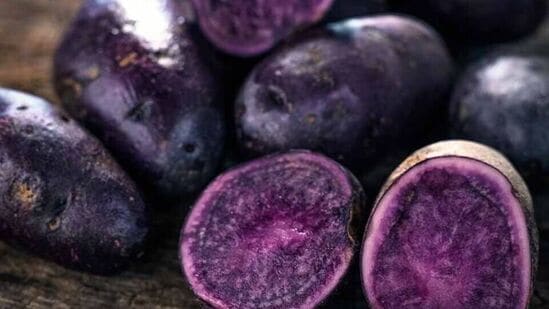 Purple Potato: ஊதா நிற உருளைக்கிழங்கை சாப்பிட்டு இருக்கிறீர்களா?.. என்னென்ன நன்மைகள் கிடைக்கும் தெரியுமா?