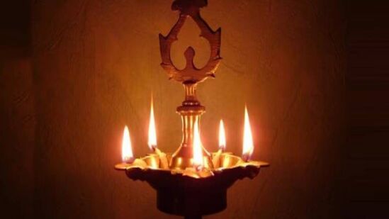 Today Pooja Time : மங்களகரமான முகூர்த்தம் இன்று எப்போ ஆரம்பம் தெரியுமா? அசுபமான முகூர்த்தத்தில் எதையும் செய்யாதீங்க! Today Pooja Time : மங்களகரமான முகூர்த்தம் இன்று எப்போ ஆரம்பம் தெரியுமா? அசுபமான முகூர்த்தத்தில் எதையும் செய்யாதீங்க!