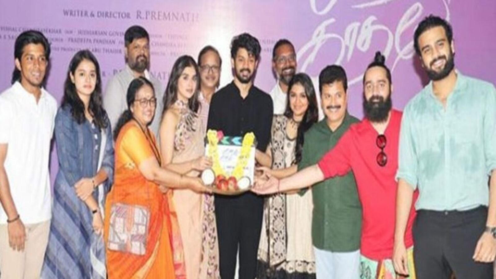 Mahat Raghavendra: மாசத்துக்கு ஒரு பொண்ணு... கதைய சொன்னா பல மேட்டர் சென்சார் தான்! வெளிவந்த வீடியோ