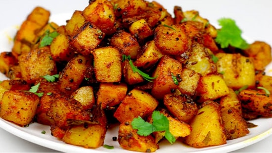 Spicy Potato Fry Recipe: ரசம் வச்சா இந்த உருளைக்கிழங்கு பொரியல் மட்டும் வைங்க! சாப்பாடு மிச்சம் ஆகாது!