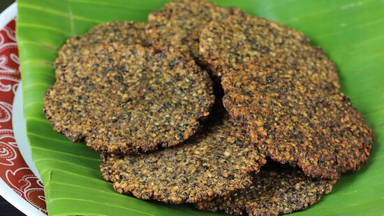 Black Urad Tirupathi vadai : ‘கோவிந்தா கோவிந்தா’ இதோ கருப்பு உளுந்து திருப்பதி வடை! இதையும் வீட்டிலே செய்யலாம்!