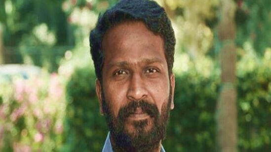 Vetrimaaran: திரைப்படங்களை இயக்கி வெளியிடுவதில் சில பிரச்சனைகள் உள்ளது. அதற்கான கன்டீஷன்களும் உள்ளது. இங்கு பெண்களுக்கு எதிராக நடக்கும் குற்றங்களுக்கு எவ்வளவு பெரிய ஆளாக இருந்தாலும் பதில் கூறியே ஆக வேண்டும் என இயக்குநர் வெற்றிமாறன் கூறியுள்ளார்.