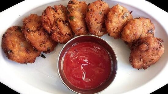 Bread Vadai: பெஸ்ட் ஈவினிங் ஸ்நாக்ஸ் பிரட் வடை செய்வது எப்படி? பக்கா ரெஸிபி இதோ!